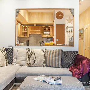 Treetop By Grandeur Property , Bournemouth United Kingdom
