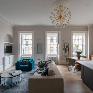 Russell House Bath